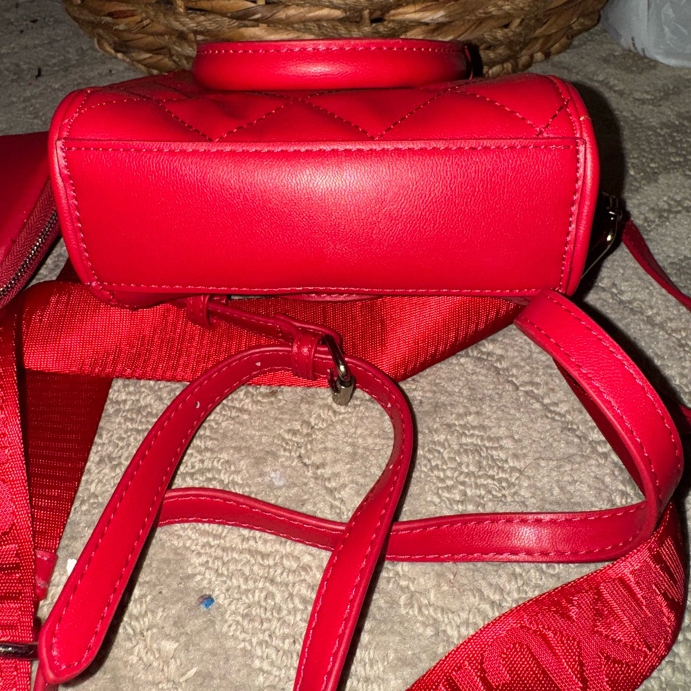 Steve Madden Red Quilted Crossbody Bag with Glossy Finish - Picture 3 of 4